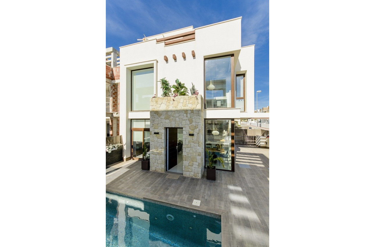 Obra nueva - Villa -
Los Montesinos - La Herrada