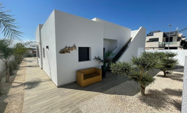 Obra nueva - Villa -
Rafal - polideportivo