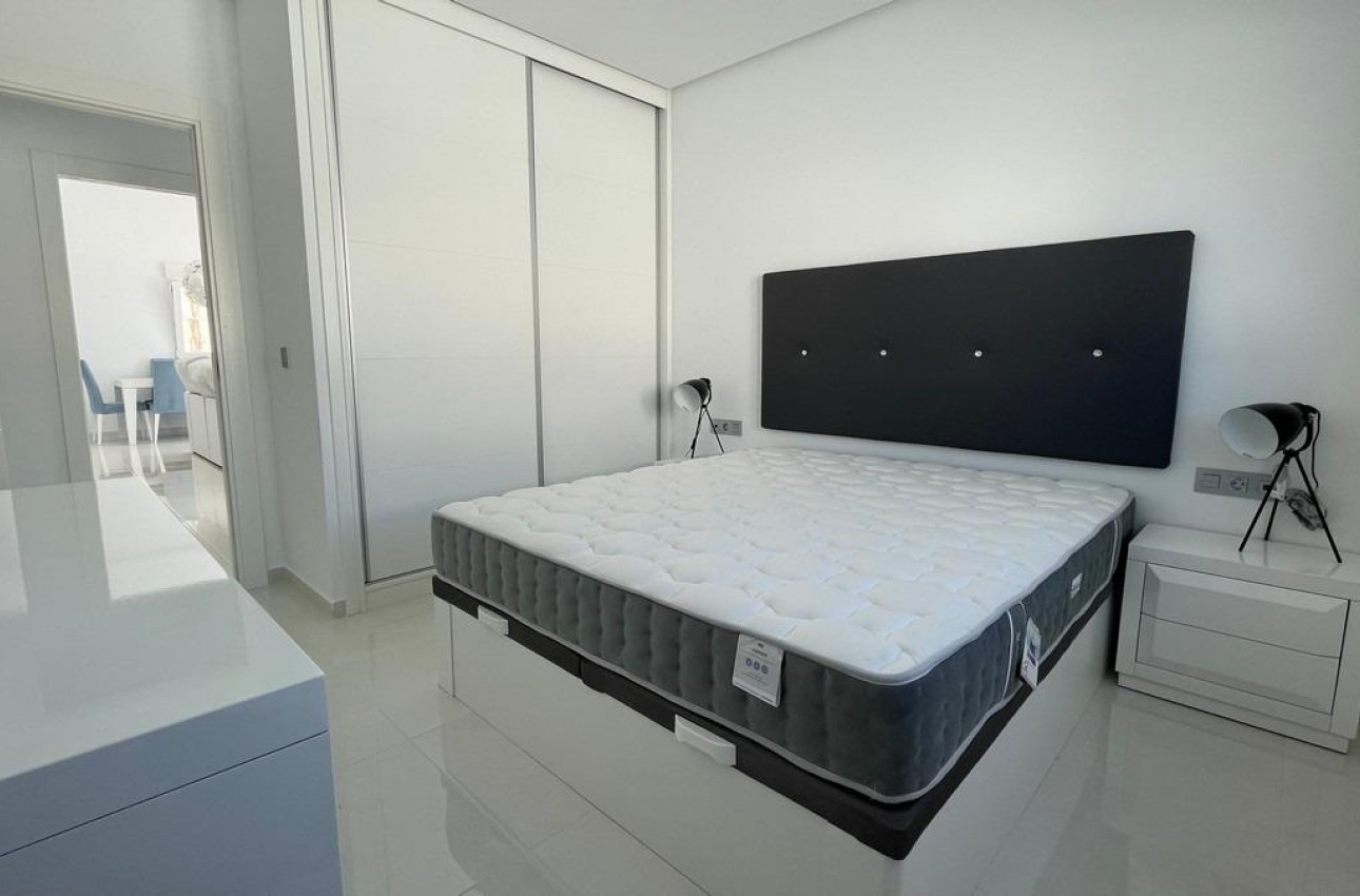 Obra nueva - Villa -
Rafal - polideportivo
