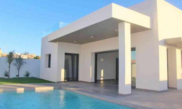 Obra nueva - Villa -
Rafal - polideportivo