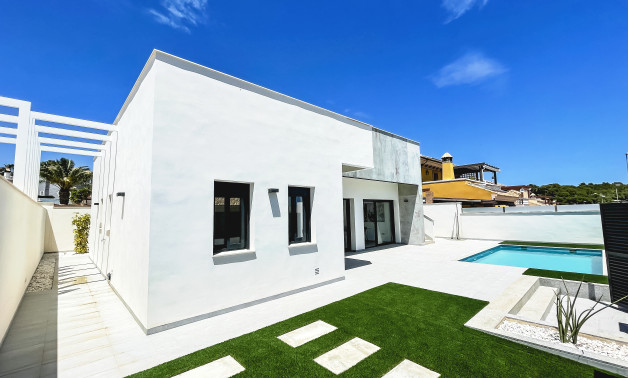 Obra nueva - Villas -
Pilar de la Horadada