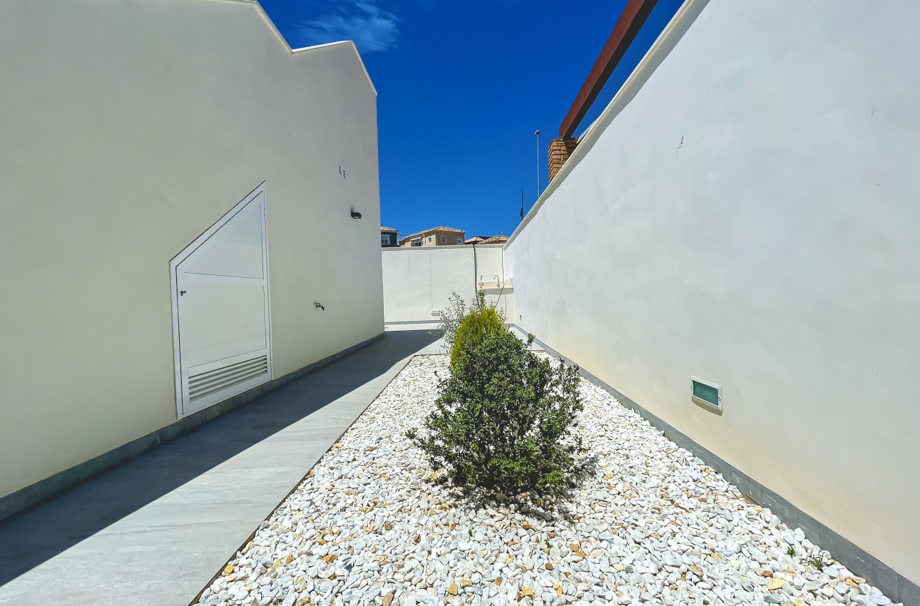 Obra nueva - Villas -
Pilar de la Horadada