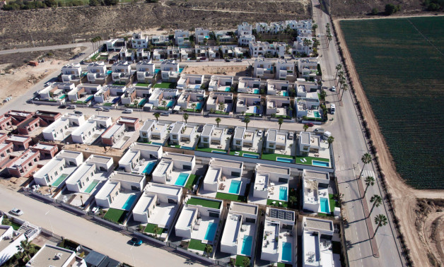 Obra nueva - Villas -
Algorfa