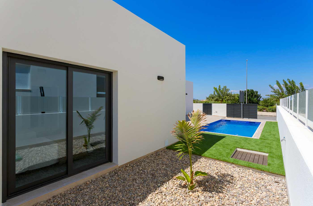 Obra nueva - Villas -
Daya Nueva - 03150