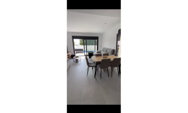Obra nueva - Adosados -
Daya Nueva - 03150